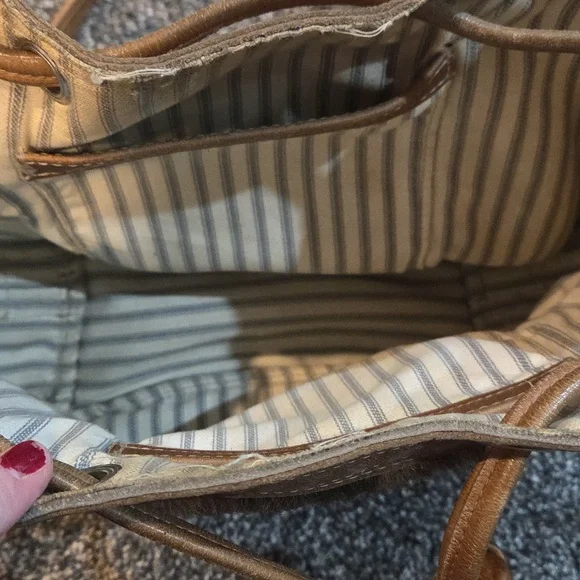 Holy Cow Couture Bucket Cross Body - Picture 2 of 8